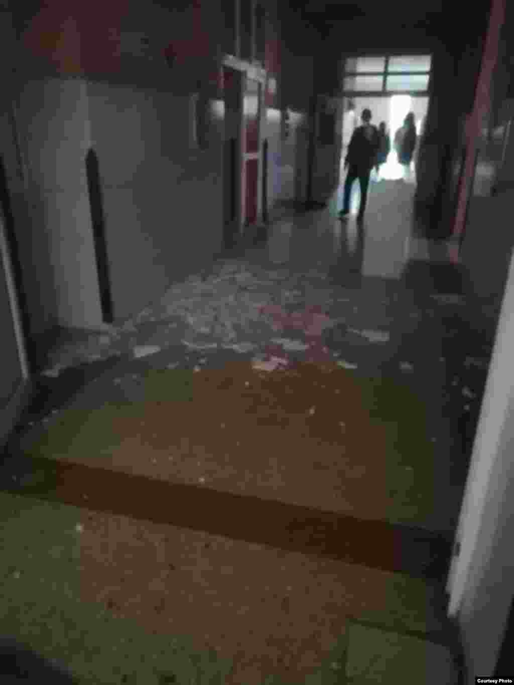 El derrumbe ocurrió a la entrada de la Sala Clínica Alta, del hospital Calixto García, en La Habana. 