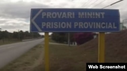 Señalización de entrada a la cárcel de Guantánamo. 