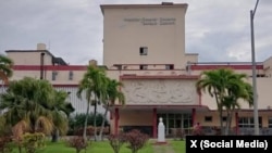 Entrada del Hospital Nacional en Altabana