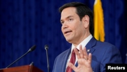 El secretario de Estado de EEUU, Marco Rubio, habla durante una conferencia de prensa conjunta con el primer ministro de Jamaica, Andrew Holness, en Kingston, Jamaica, el 26 de marzo de 2025. REUTERS/Nathan Howard/Pool/Foto de archivo