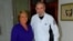 Michelle Bachelet junto al fallecido dictador cubano Fidel Castro.
