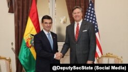 El subsecretario de Estado Christopher Landau se reunió con el nuevo presidente de Bolivia, Rodrigo Paz.