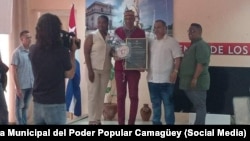 Reinaldo Ángel Echemendía Estrada, exdirector del Ballet de Camagüey acusado de acoso, es reconocido por el gobierno de esa provincia.